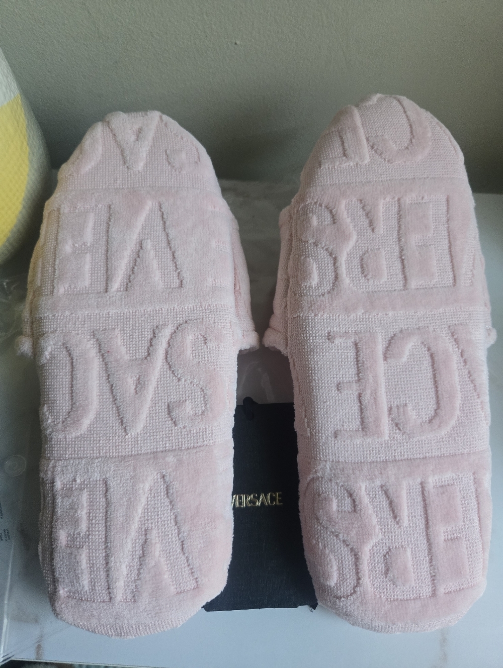 ⚠️Accidental List Copy⚠Versace Heart Baroque Pink Terry Slippers Size M 8-9.5 US - Picture 2 of 8
